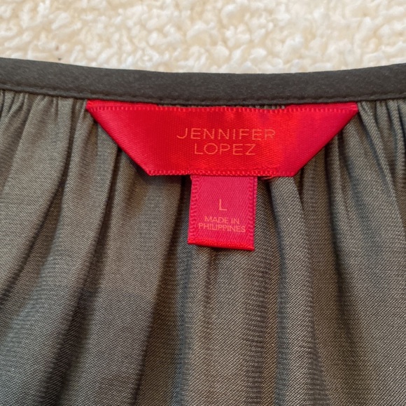 Beautiful dark olive  green Jennifer Lopez blouse!! Large - Picture 4 of 8
